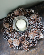 Load image into Gallery viewer, Pine Cone Table Centre
