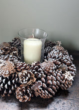 Load image into Gallery viewer, Pine Cone Table Centre
